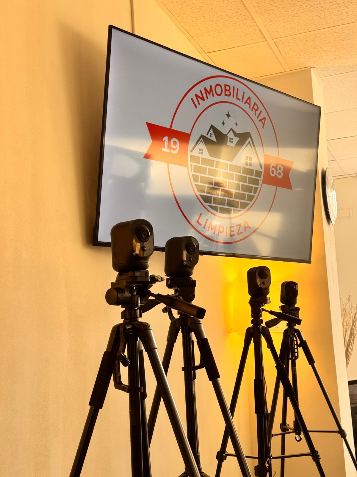 Live Camera Cleaning